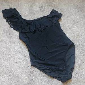 One Shoulder NWT Black OnePiece Swimsuit w/ Ruffle